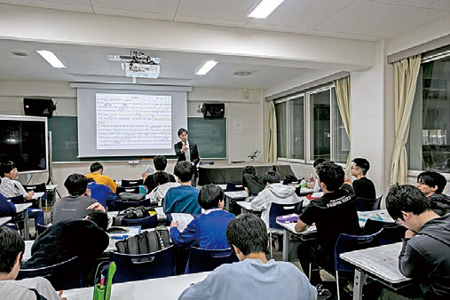 夜間講習の教室の様子2