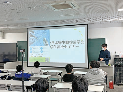 夜間講習の教室の様子1