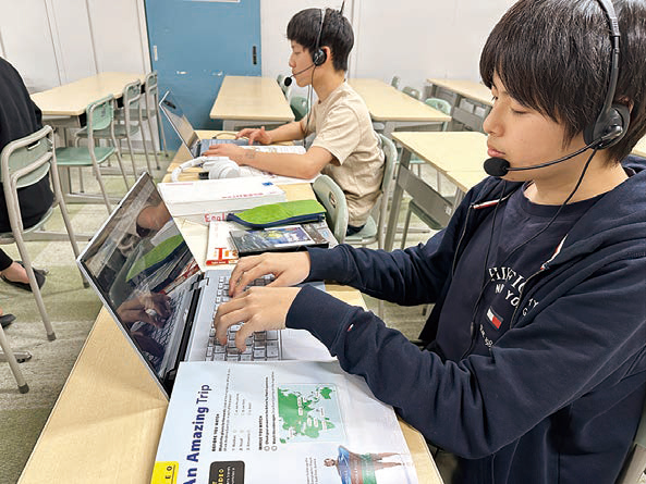 夜間講習の教室の様子1