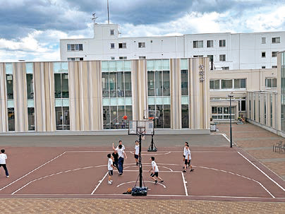 屋外バスケットボールコート